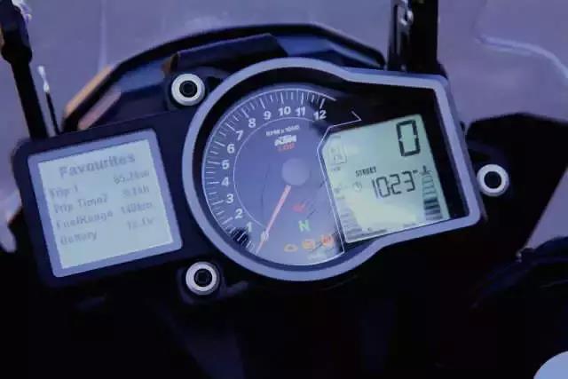 文能翘头，武可飞坡，KTM1090/1290SuperADVS深度测评