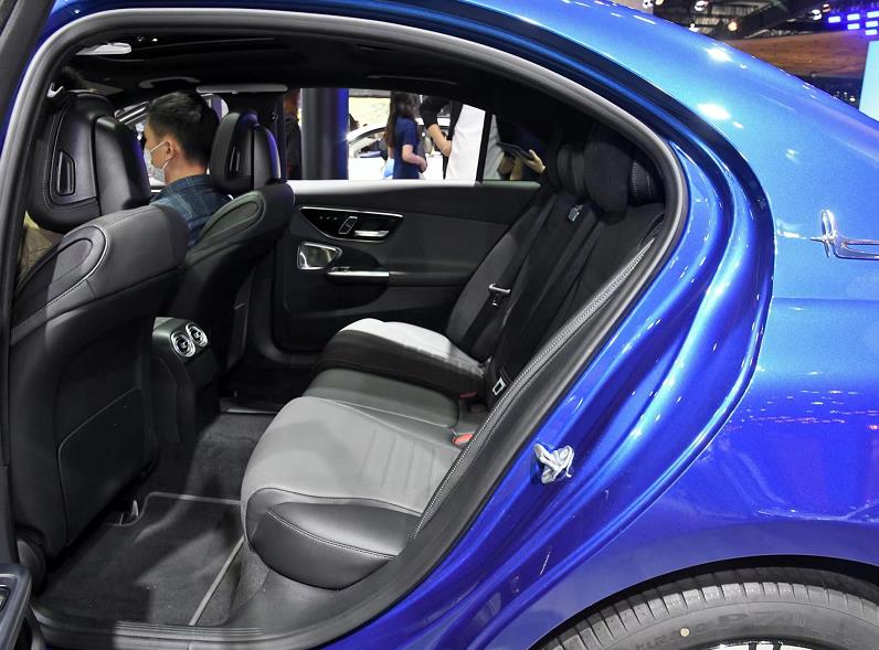 2022款奔驰C级改款车型正式上市，32.5万元起，价格降低配置减少