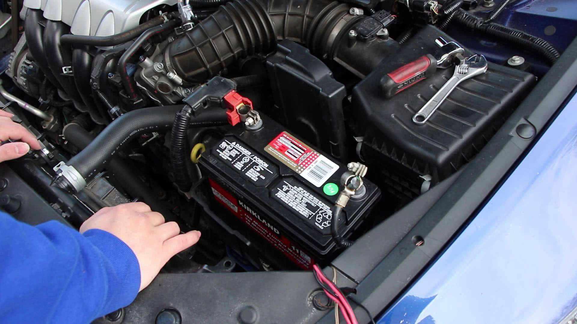 一辆汽车停放多少天，蓄电池会完全亏电？