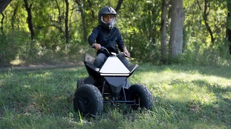 特斯拉在美国推出新款儿童电动四轮摩托车