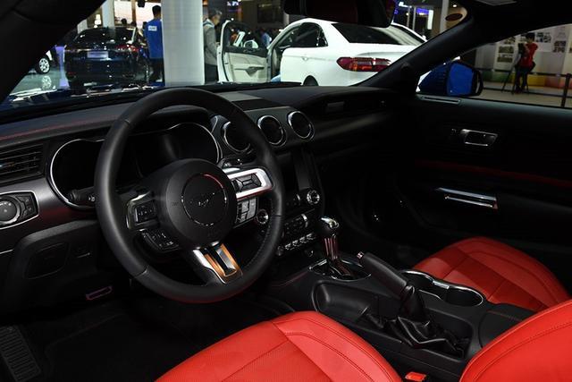 2018款Mustang正式上市，售价40.38万起，可以玩“烧胎”！