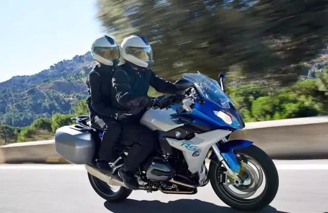 最新消息：BMW顶级运动旅行摩托车上市，售价20万起